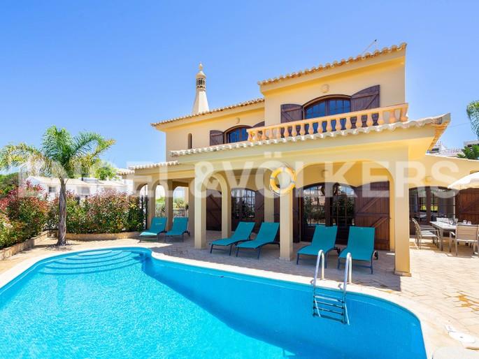 Image No.1-4 Bed House for sale