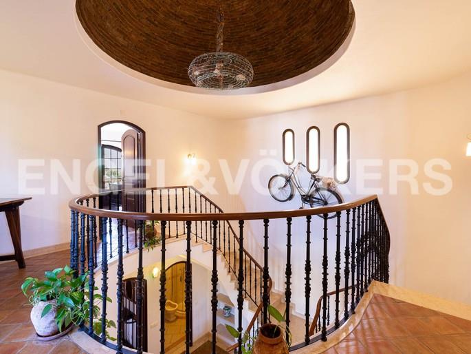 Image No.17-4 Bed House for sale