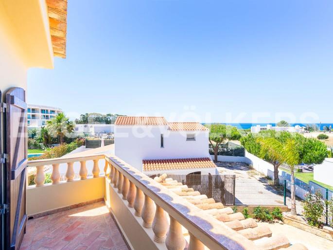 Image No.3-4 Bed House for sale