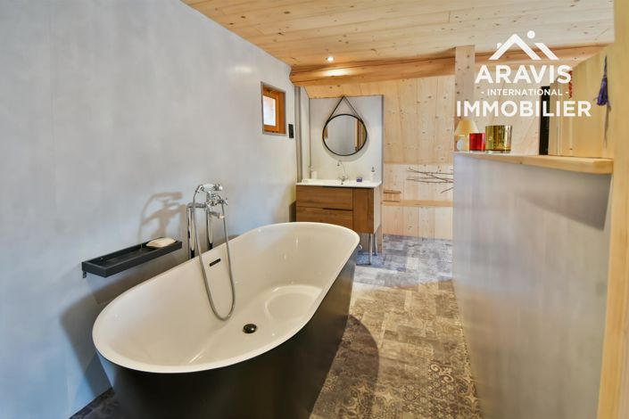 Image No.10-3 Bed House for sale