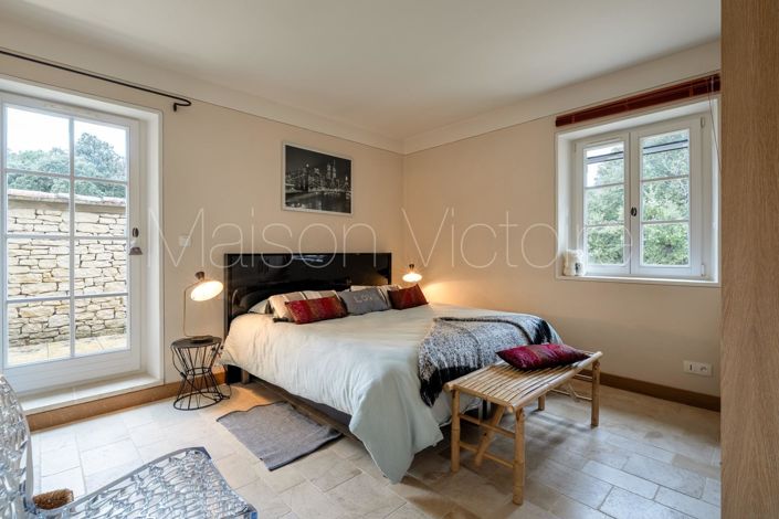 Image No.18-6 Bed House for sale