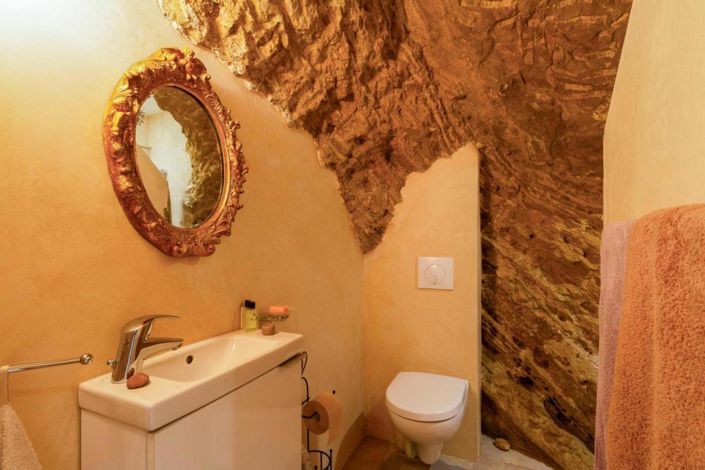 Image No.11-3 Bed House for sale