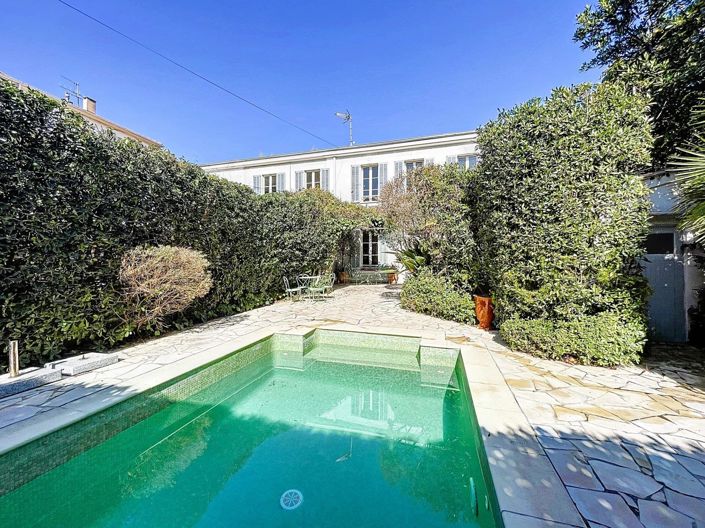 Image No.1-5 Bed House for sale