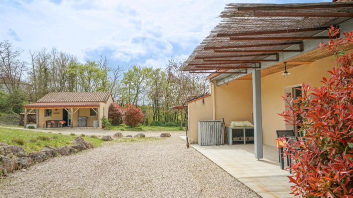 Image No.1-4 Bed House for sale