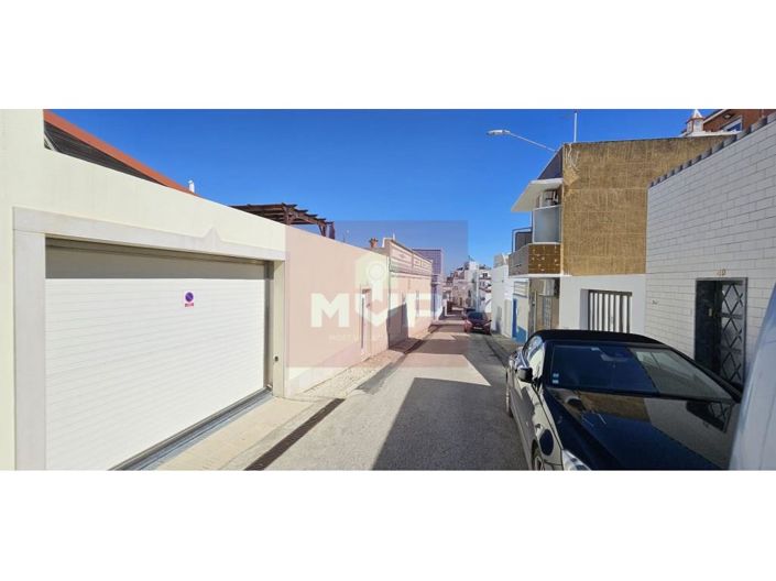 Image No.17-3 Bed House for sale