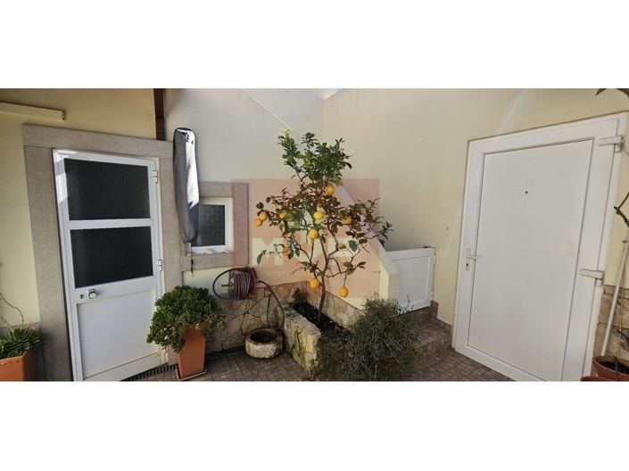 Image No.45-3 Bed House for sale