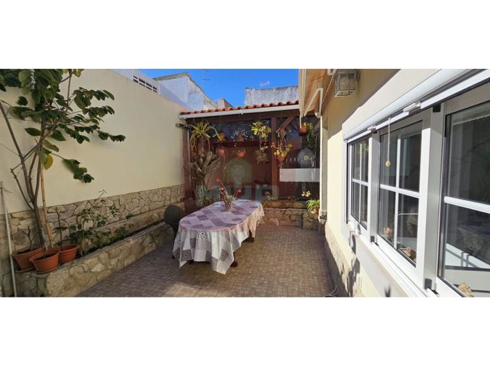 Image No.49-3 Bed House for sale