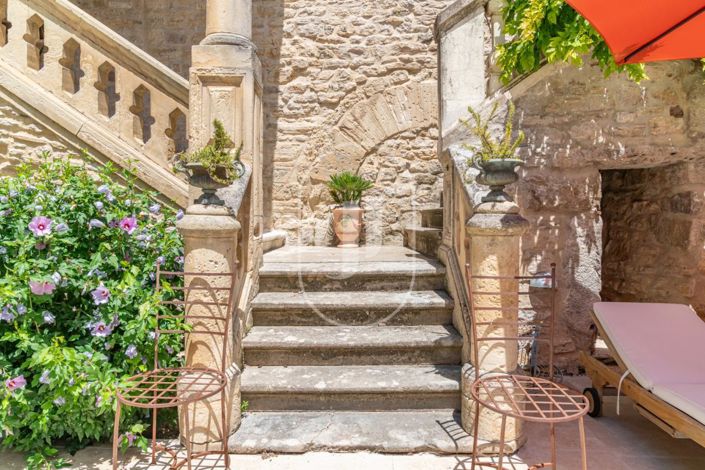 Image No.1-Maison de 6 chambres à vendre à Uzès