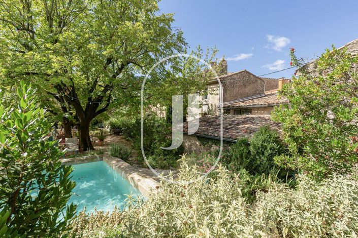 Image No.1-8 Bed House for sale