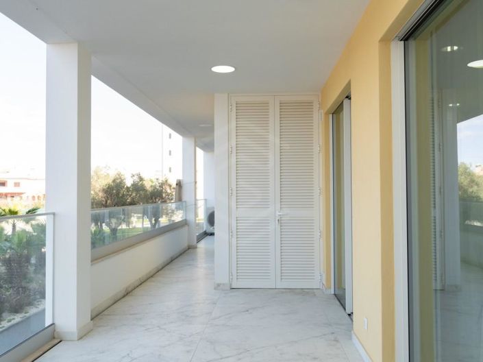 Image No.1-4 Bed Apartment for sale