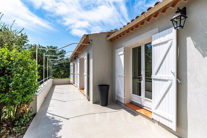 Image No.8-3 Bed House for sale