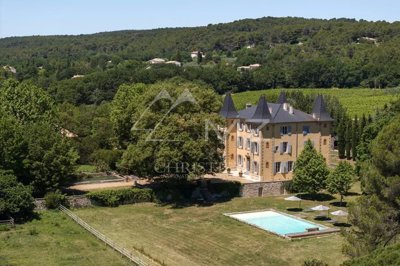 1 - Aix-en-Provence, Propriété