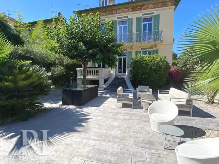 Image No.5-6 Bed House for sale