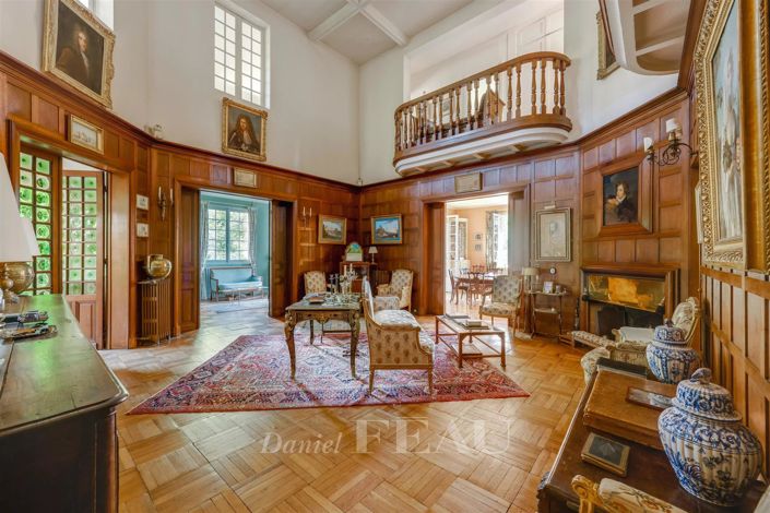 Image No.1-6 Bed House for sale