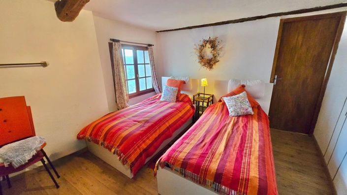 Image No.10-3 Bed House for sale