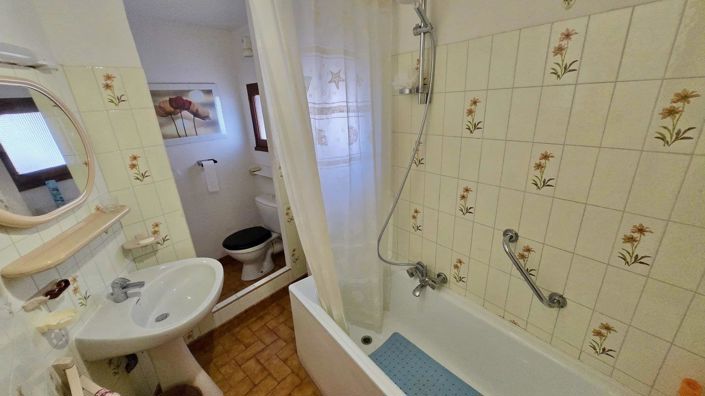 Image No.12-3 Bed House for sale