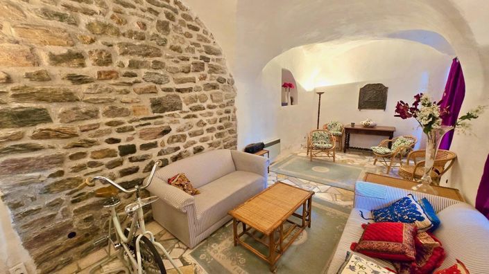 Image No.9-3 Bed House for sale