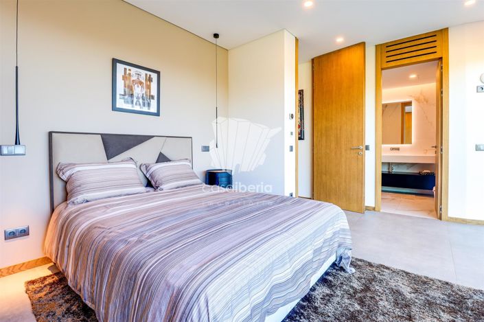 Image No.21-4 Bed House for sale