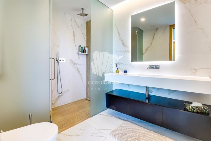 Image No.28-4 Bed House for sale