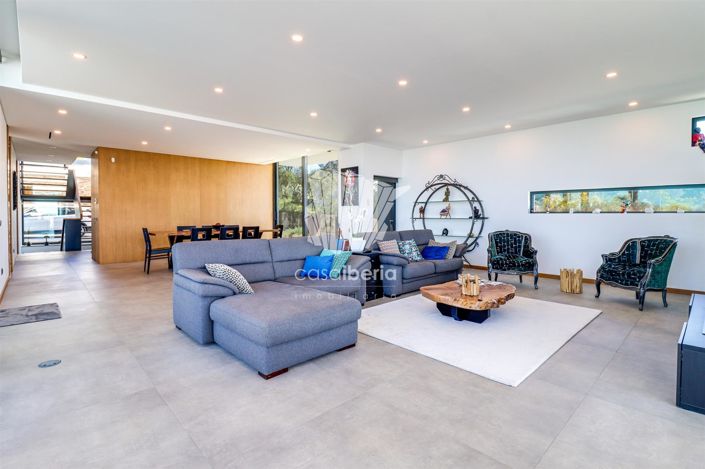 Image No.32-4 Bed House for sale