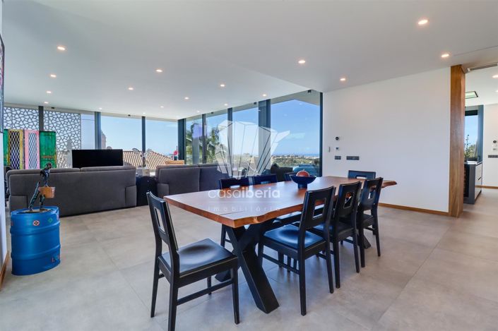 Image No.34-4 Bed House for sale