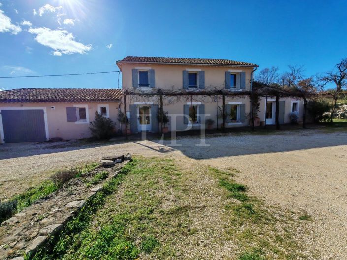 Image No.1-4 Bed House for sale