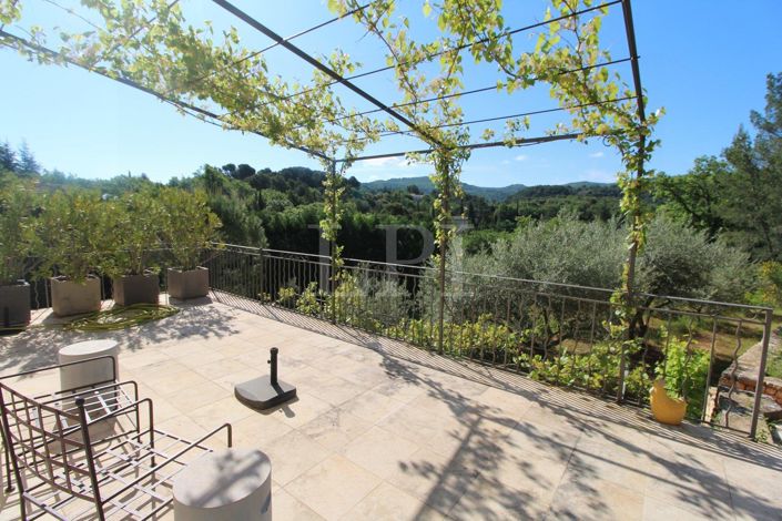 Image No.2-4 Bed House for sale