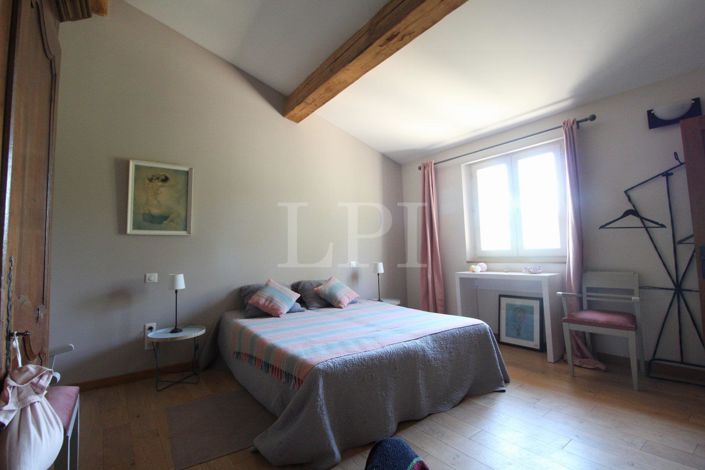 Image No.8-4 Bed House for sale