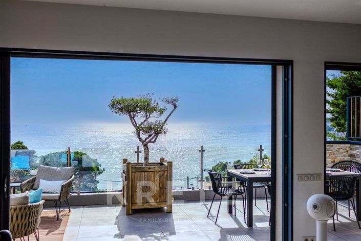 Image No.1-4 Bed House for sale