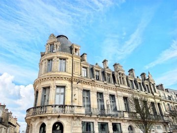 1 - Poitiers, Property