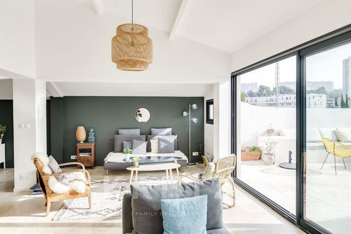 Image No.12-4 Bed House for sale