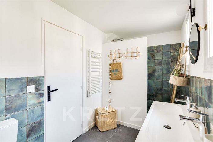 Image No.22-4 Bed House for sale