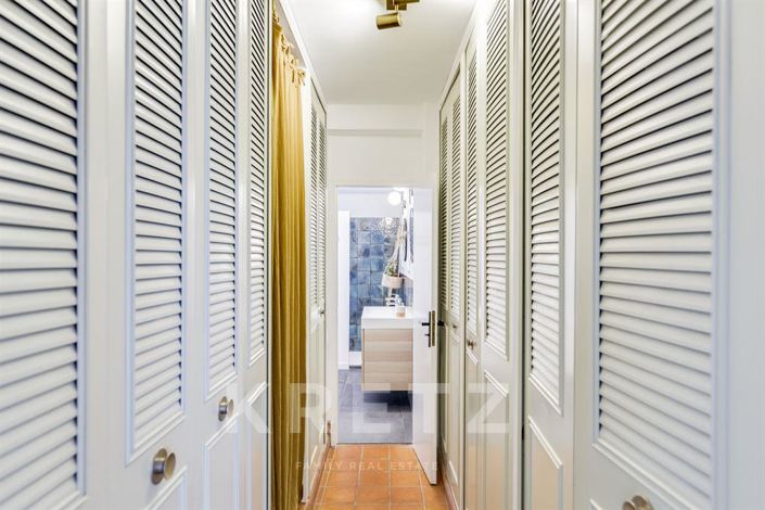 Image No.25-4 Bed House for sale