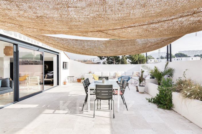 Image No.3-4 Bed House for sale