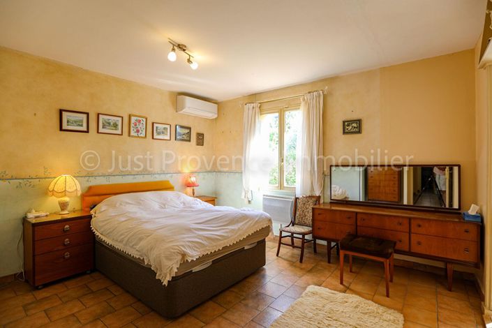 Image No.3-4 Bed House for sale