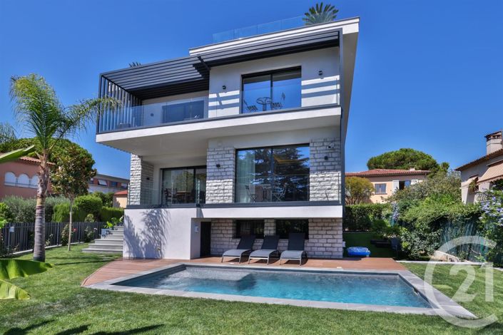 Image No.1-4 Bed House for sale