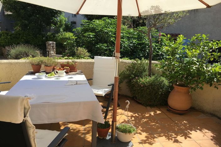 Image No.5-2 Bed House for sale