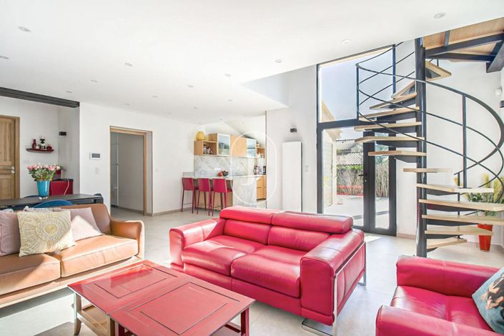 Image No.6-3 Bed House for sale