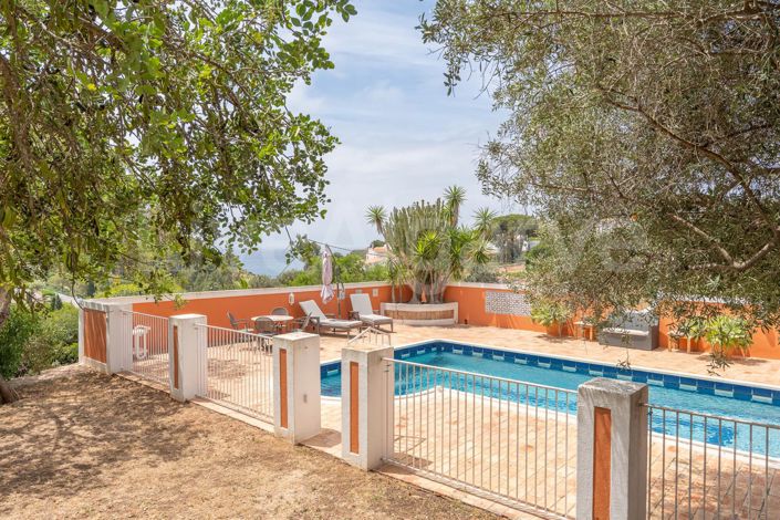 Image No.10-3 Bed House for sale