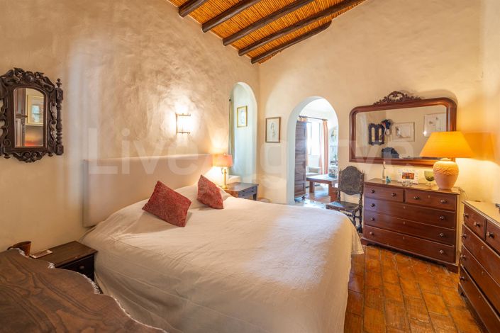 Image No.15-3 Bed House for sale