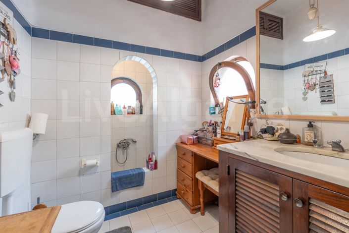 Image No.20-3 Bed House for sale