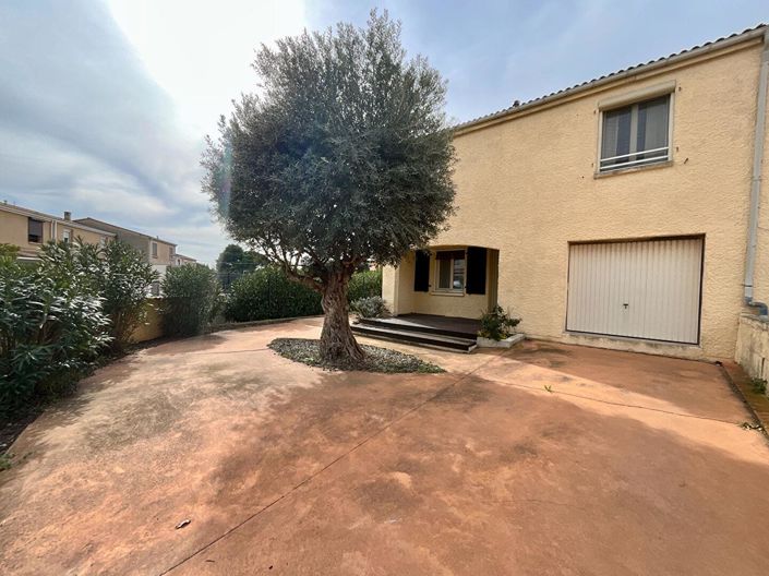 Image No.1-4 Bed House for sale