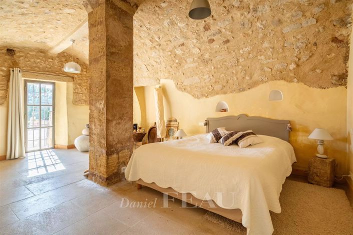 Image No.10-10 Bed House for sale