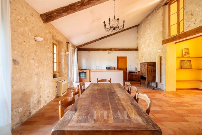 Image No.8-10 Bed House for sale