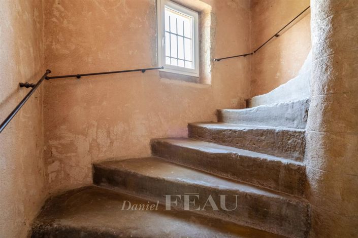 Image No.9-10 Bed House for sale