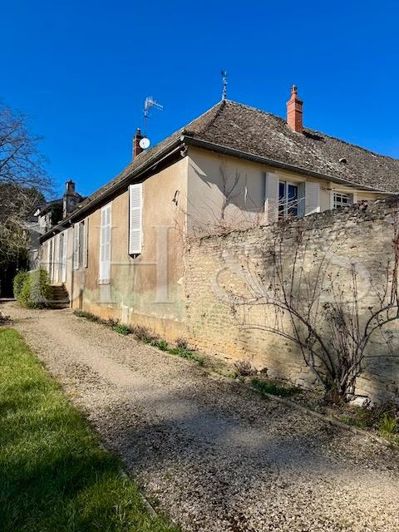 Image No.1-Propriété de 4 chambres à vendre à Beaune