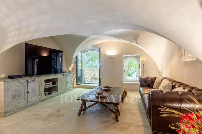 Image No.12-6 Bed House for sale