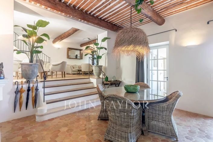 Image No.5-6 Bed House for sale