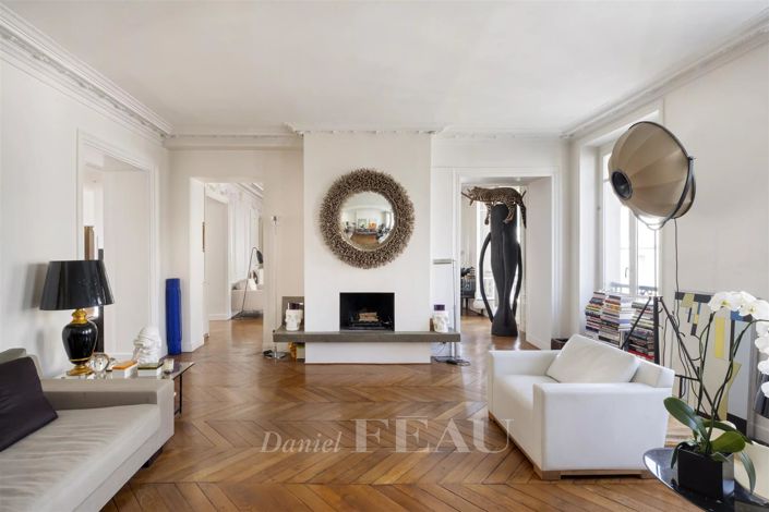 Image No.1-4 Bed Apartment for sale