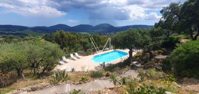 7 Bed House for sale